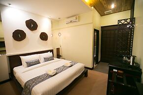 Seasons Riverside Hotel