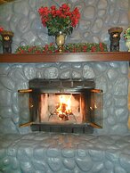 Big Bear Manor Spa Cabins