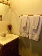 Big Bear Manor Spa Cabins