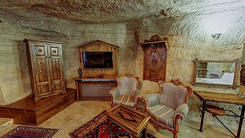 Chelebi Cave House