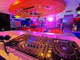 Planet Holiday Hotel & Residence