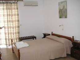 Maria Studios and Apartments