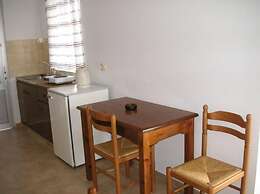 Maria Studios and Apartments