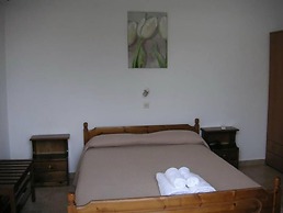 Maria Studios and Apartments