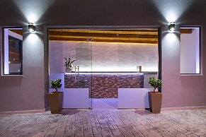 Essential Summer - Adults only