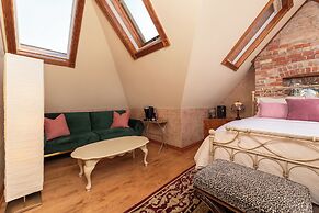 The Historic Webster House