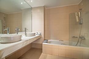 Porto Galini Seaside Resort & Spa