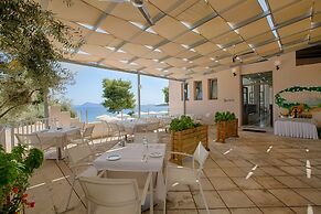 Porto Galini Seaside Resort & Spa