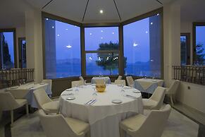 Porto Galini Seaside Resort & Spa