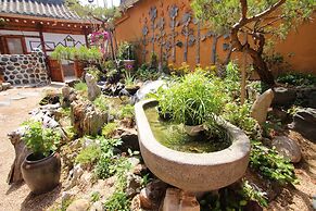 Happiness Full Guesthouse