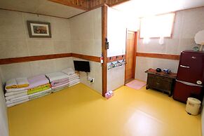 Happiness Full Guesthouse