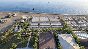 J'adore Deluxe Hotel & Spa