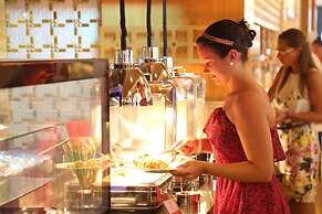 J'adore Deluxe Hotel & Spa