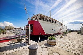 Botel Marina - Hostel
