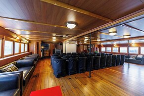 Botel Marina - Hostel