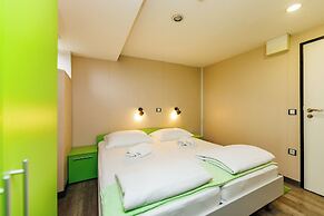 Botel Marina - Hostel