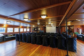 Botel Marina - Hostel