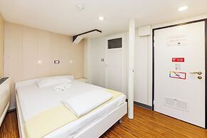 Botel Marina - Hostel