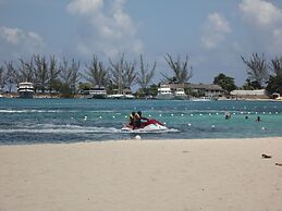 Private 2 Bedroom Beachfront Penthouse Condo Ocho Rios, Jamaica