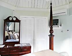 Private 2 Bedroom Beachfront Penthouse Condo Ocho Rios, Jamaica