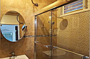 Private 2 Bedroom Beachfront Penthouse Condo Ocho Rios, Jamaica