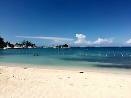 Private 2 Bedroom Beachfront Penthouse Condo Ocho Rios, Jamaica