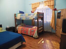 Hostal Tricontinental