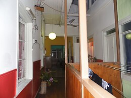 Hostal Tricontinental