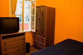 Hostal Tricontinental