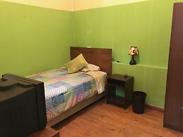 Hostal Tricontinental