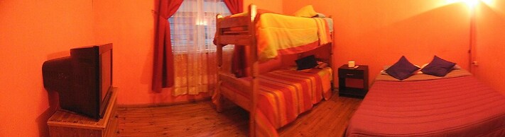 Hostal Tricontinental