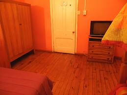 Hostal Tricontinental