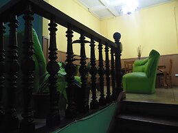 Hostal Tricontinental