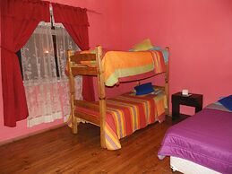 Hostal Tricontinental