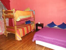 Hostal Tricontinental