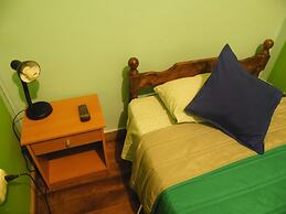 Hostal Tricontinental