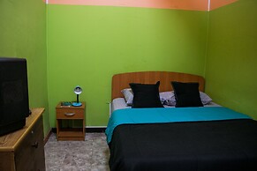 Hostal Tricontinental