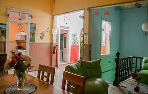 Hostal Tricontinental