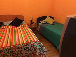 Hostal Tricontinental