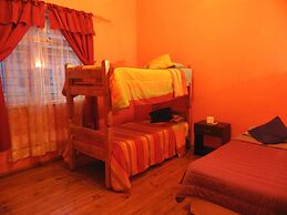 Hostal Tricontinental