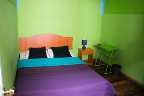 Hostal Tricontinental