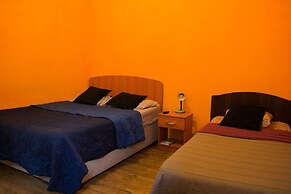 Hostal Tricontinental