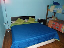 Hostal Tricontinental