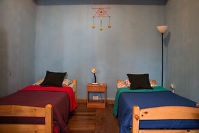 Hostal Tricontinental