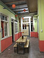 Hostal Tricontinental