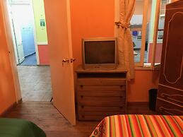 Hostal Tricontinental