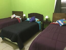 Hostal Tricontinental