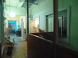 Hostal Tricontinental