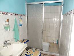 Hostal Tricontinental