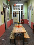 Hostal Tricontinental